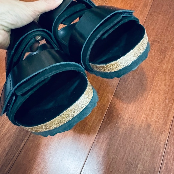 Birkenstock Uji Nubuck shine Leather straps adjustable slide sandals in black - Picture 7 of 16